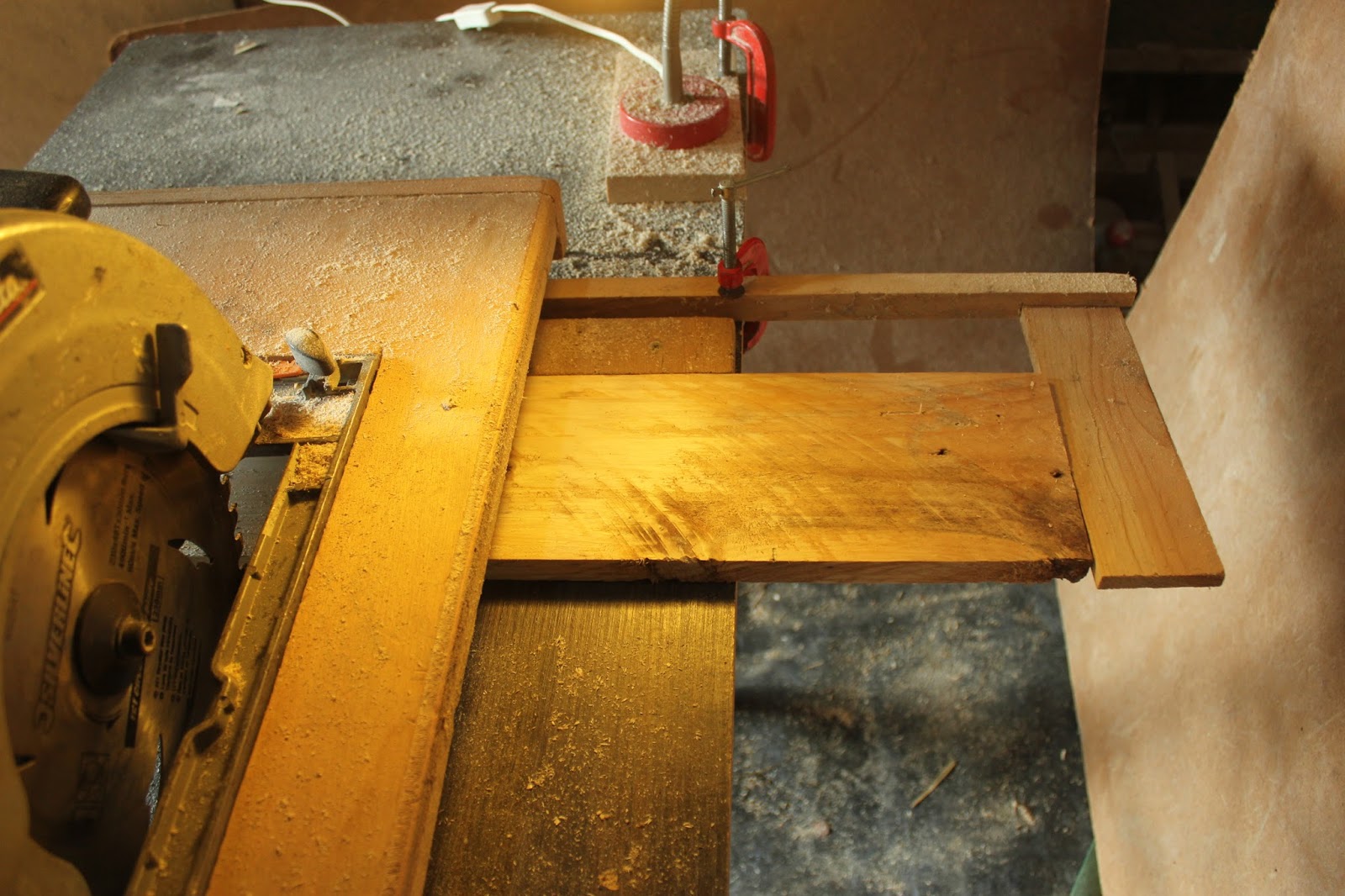 Crosscut Saw Table - designed and made from recuperated materials