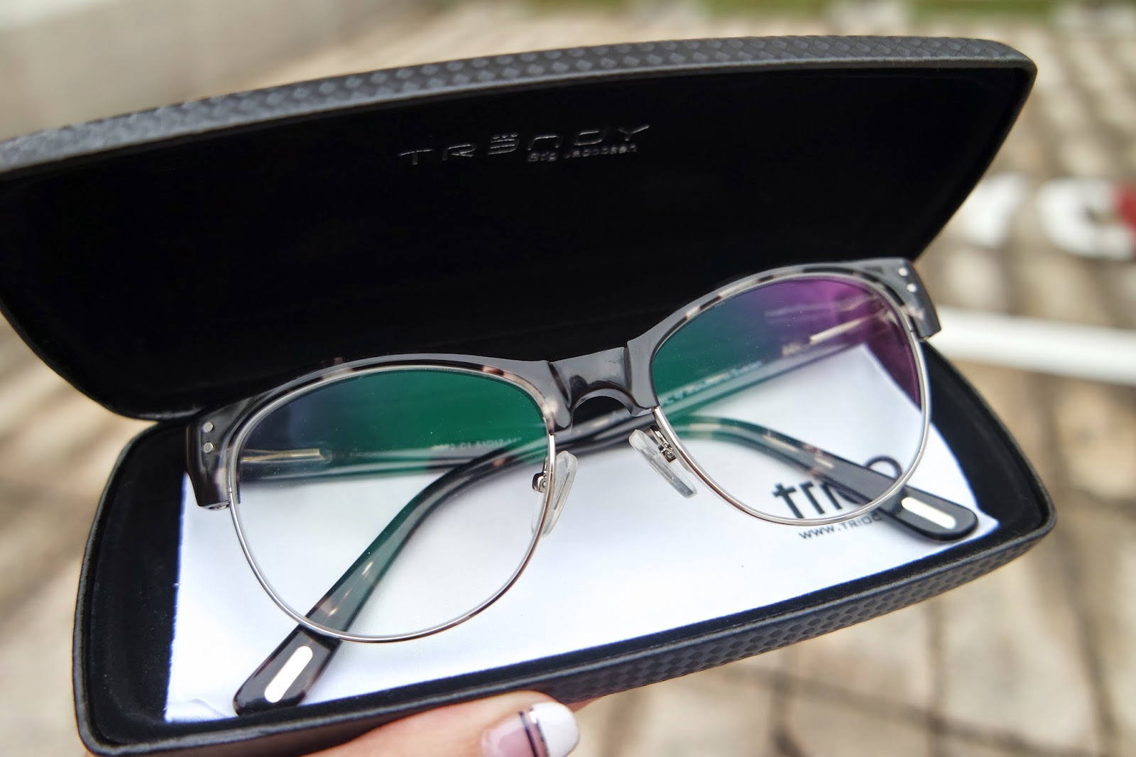 Vanessa Teo Reviews Her New Archipelago Glasses | Trioo