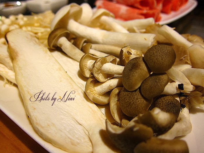 【台中新社美食】菇神景觀複合式餐廳。大呼過癮的養生菇菇餐 【台中新社美食】菇神景觀複合式餐廳。大呼過癮的養生菇菇餐