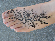 Henna tattoos on foot for girl, women henna tattoo for girls 
