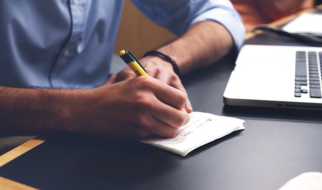 العمل الحر بكتابة المقالات والمجتوى العمل الحر بكتابة المقالات والمجتوى
