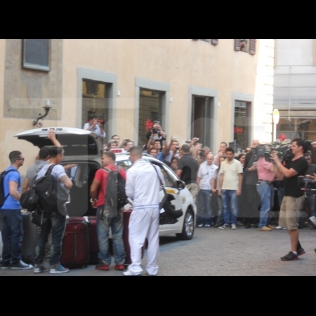 jersey shore cast in italy pictures. Jersey Shore Cast Land in