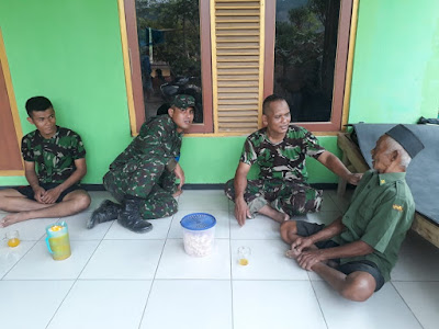 WARGA BANGGA RUMAHNYA DITEMPATI ANGGOTA TNI YANG RAMAH