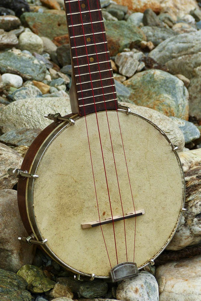 c.1925 Lyon & Healy "Mauna Loa" Banjo Ukulele