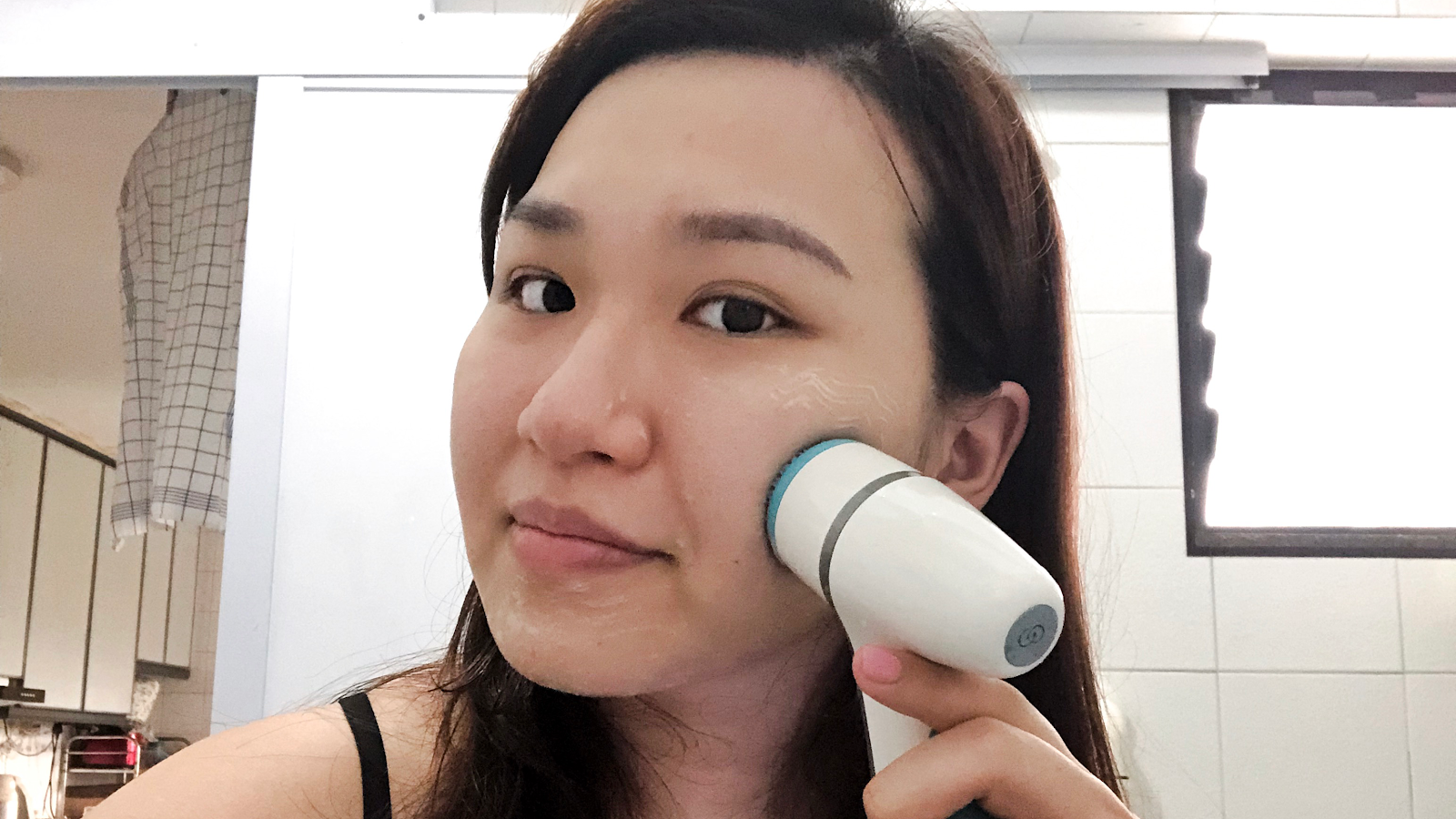 AgeLOC LumiSpa Review This Face Cleansing Device Is Revolutionary