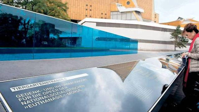 Als Politischer Fluchtling Aus Berlin In Bayern Uberleben