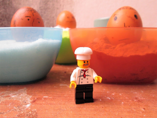 LEGOlinária - culinária com LEGO - LEGO ajuda a fazer um bolo