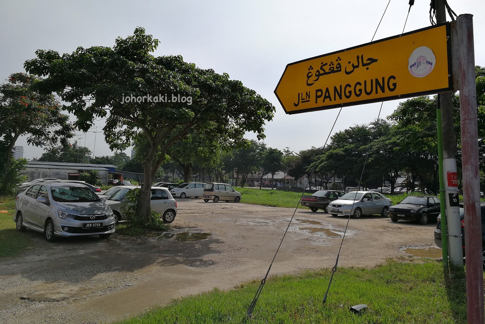 Botak Curry Mee Kluang 摩达咖喱面 Daughter's Stall Mengkibol River Hawker