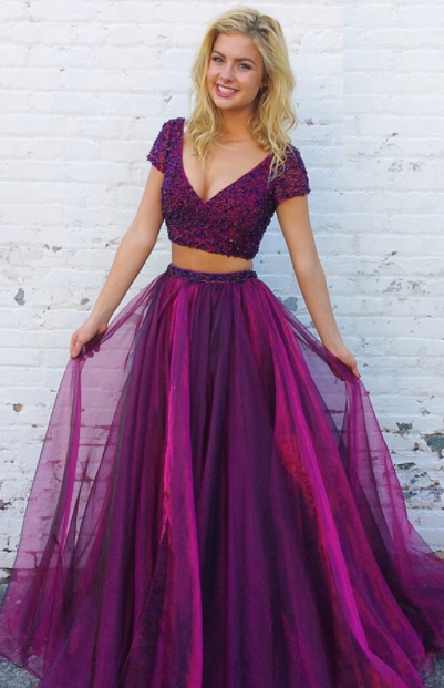 6 Stunning Prom Dresses to Rock on a Prom Night