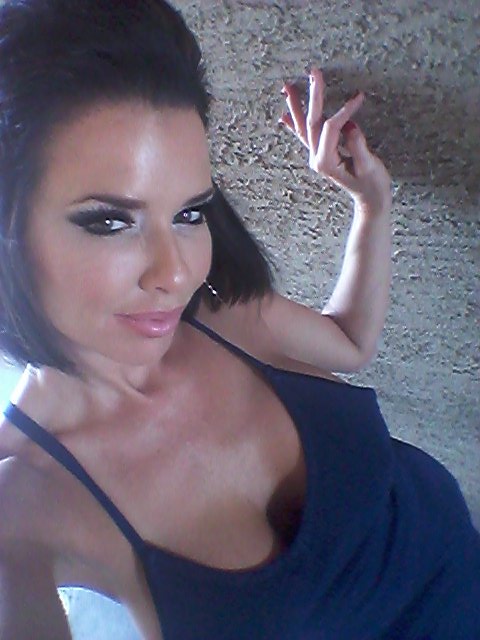 veronica avluv twitter