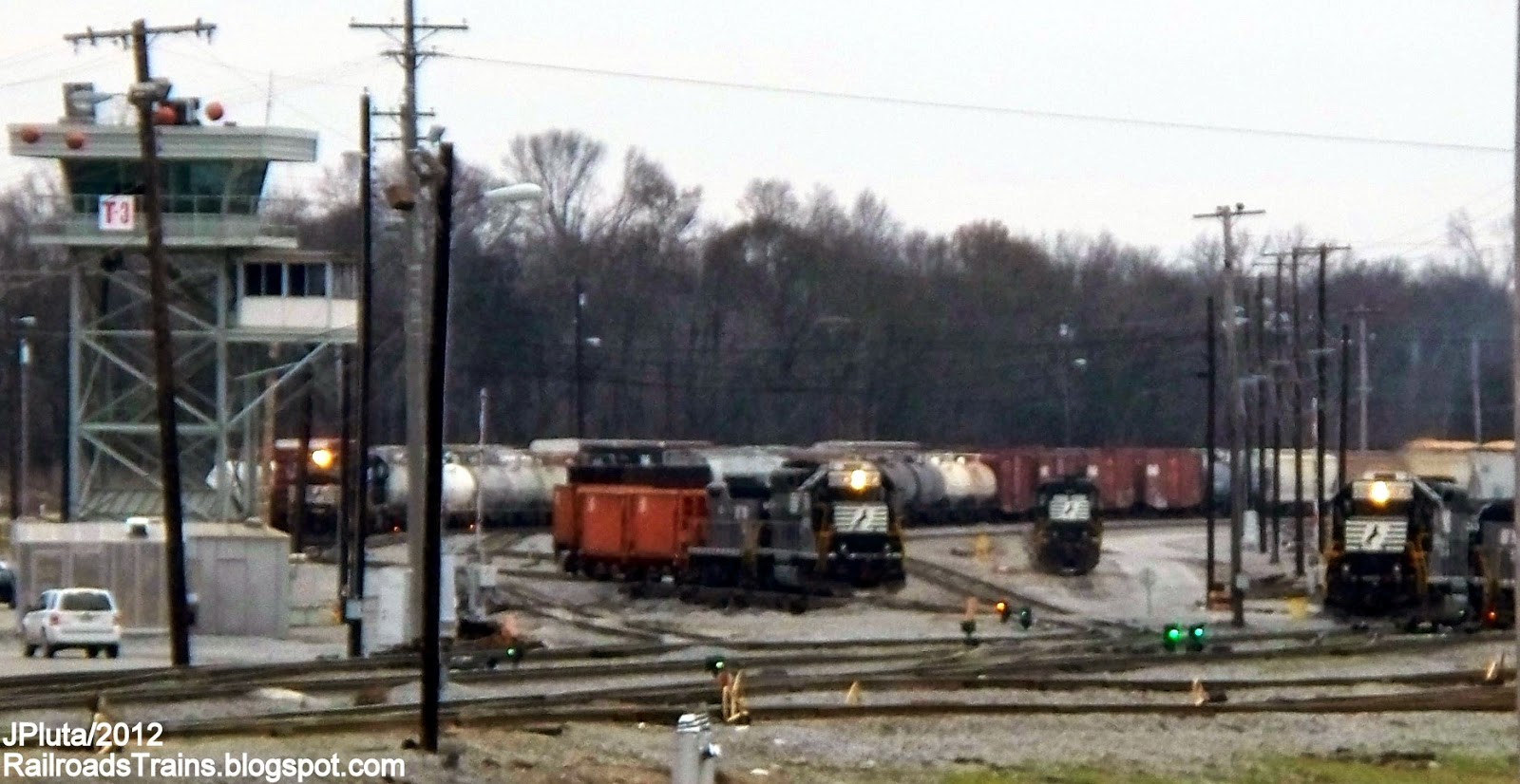 RAILROAD Freight Train Engine EMD GE Boxcar BNSF,CSX,FEC