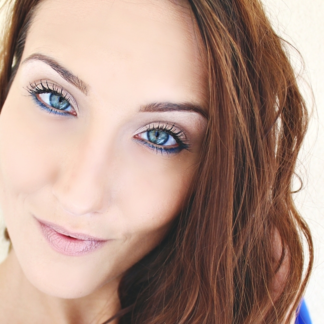 Eye makeup: Cobalt blue eyeliner | GLAM FAB HAPPY