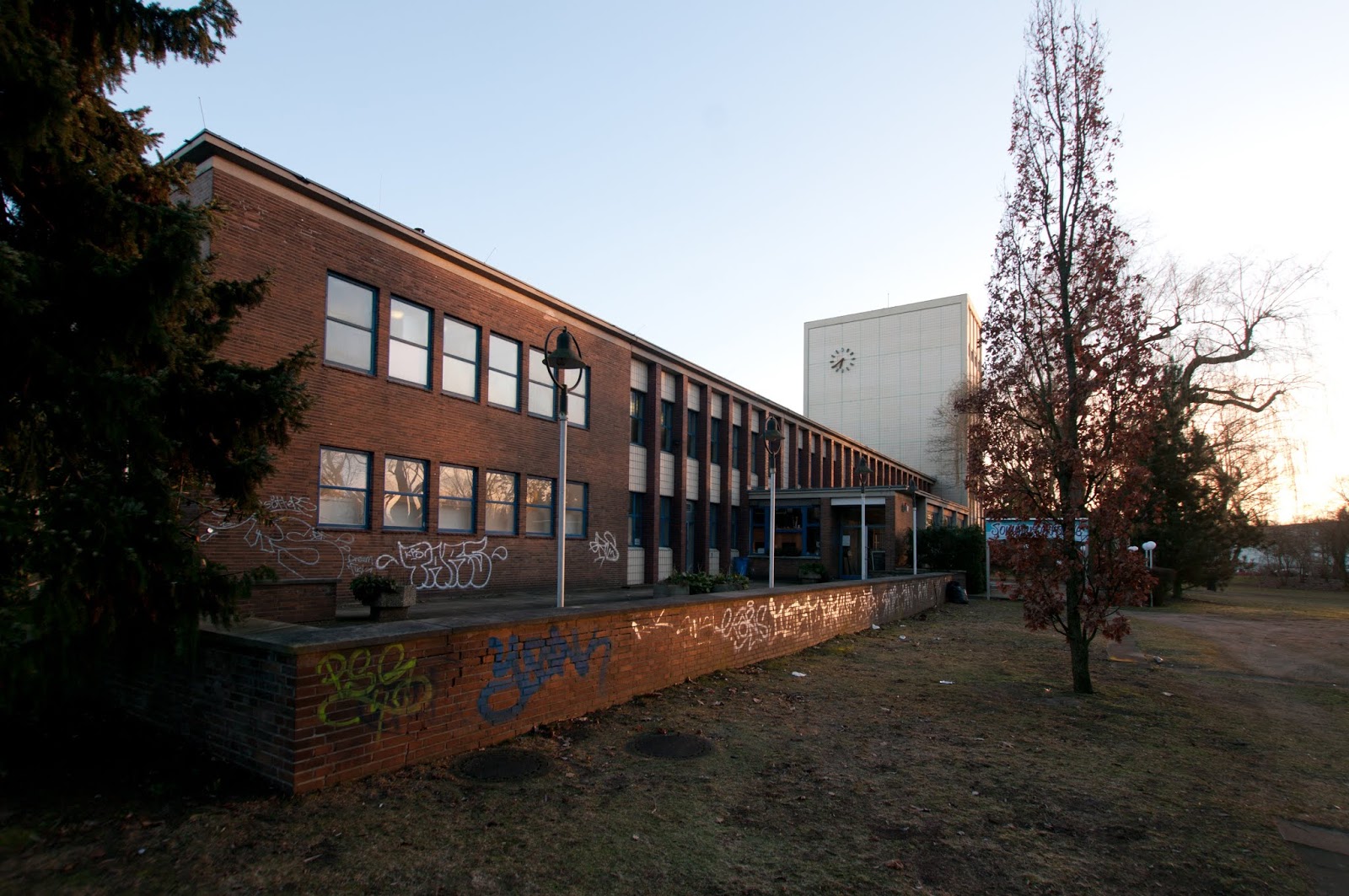 Mittwochs Draussen Grundschule In Berlin Dolores Wally Damensalon