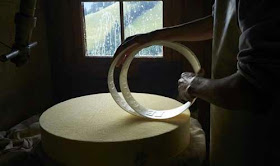 صور رائعة لكيفية صنع الجبنة السويسرية!