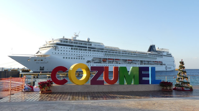 MSC Armonia vor Cozumel an Weihnachten MSC Armonia vor Cozumel an Weihnachten