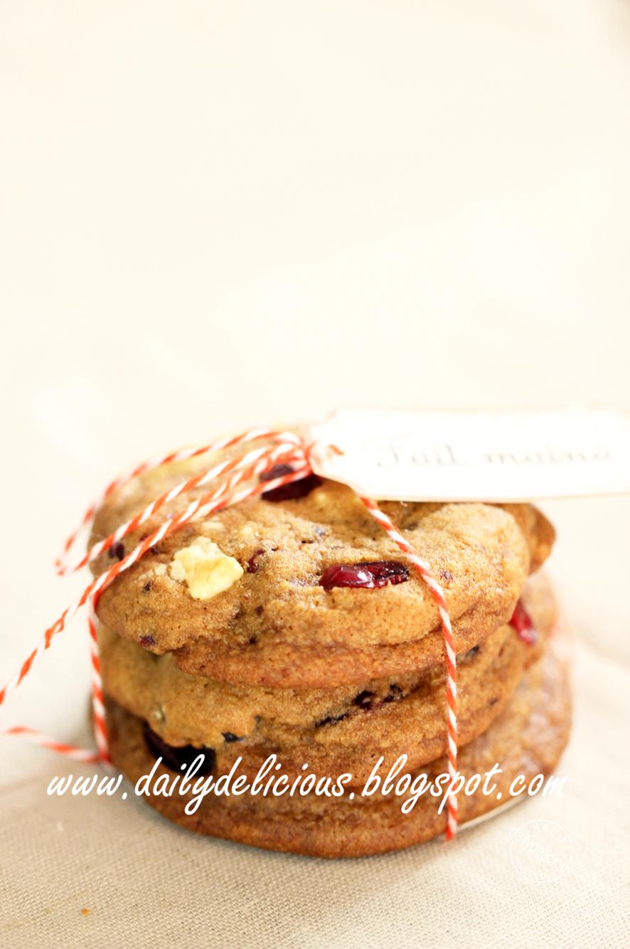 dailydelicious: White chocolate, cranberry cookies: To keep and to give