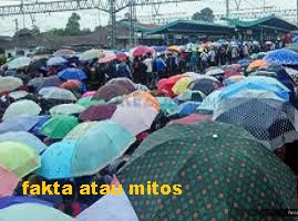 https://faktaataumitosyo.blogspot.com/2018/05/fakta-atau-mitos-jangan-membuka-payung-di-dalam-rumah.html