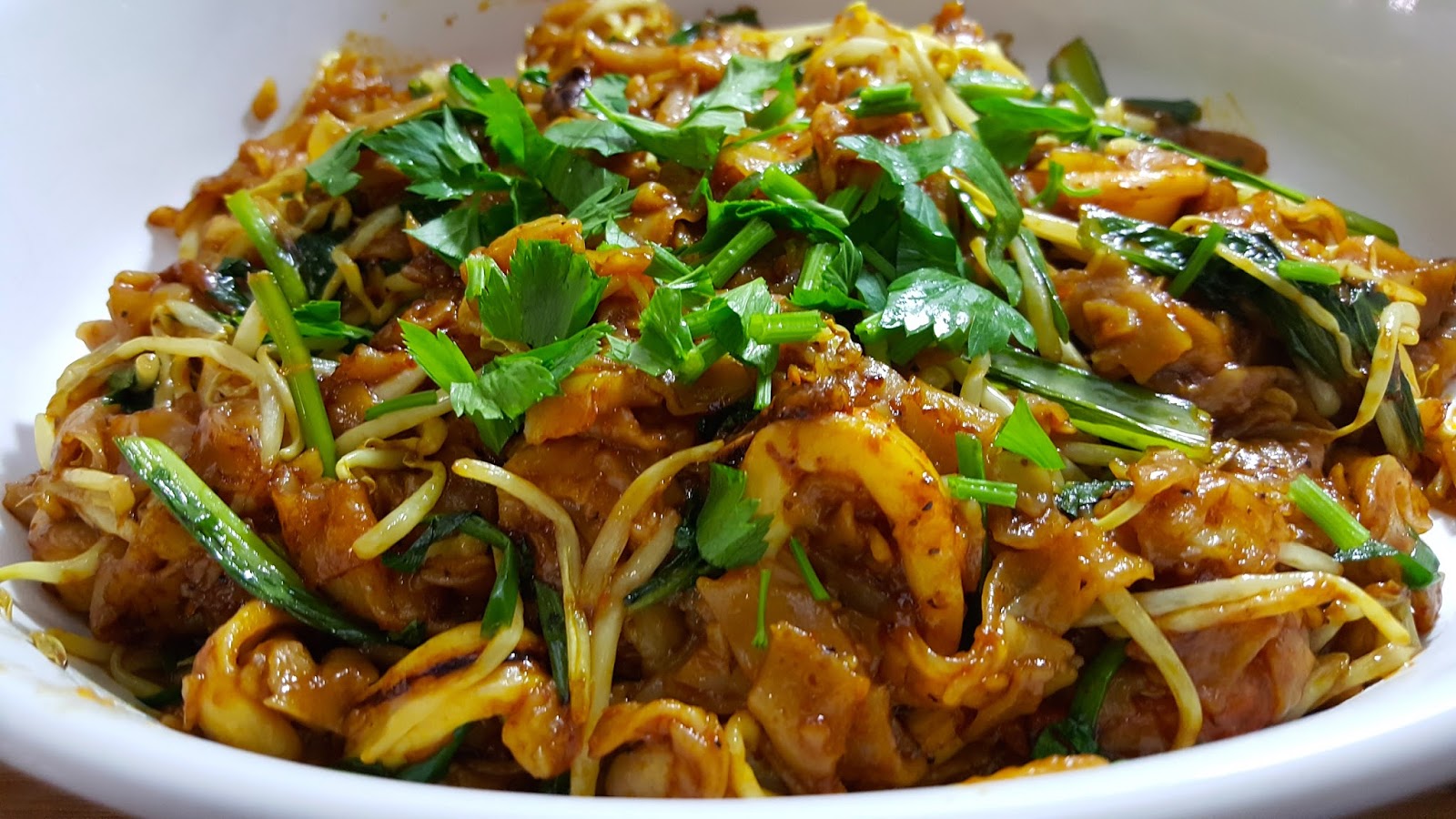 DAPUR KOTA SINGA CUTTLEFISH SAMBAL AND BLACK PEPPER FRIED KWAY TEOW