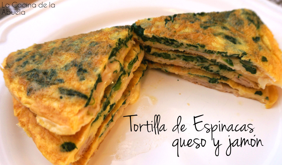 Tortilla de espinacas, queso y jamón.