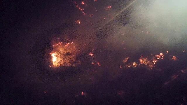 Πήραν φωτιά τα σκουπίδια στην Αμάρυνθο (ΦΩΤΟ)