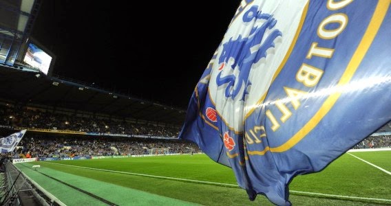 gambar bendera Chelsea dalam stadium