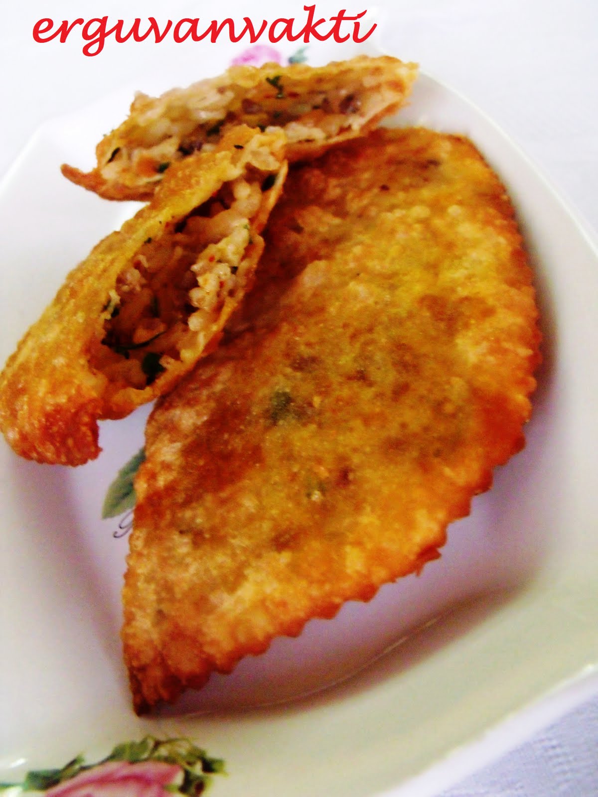 ERGUVAN VAKTİ PİRİNÇLİ KIYMALI TAVA BÖREĞİ