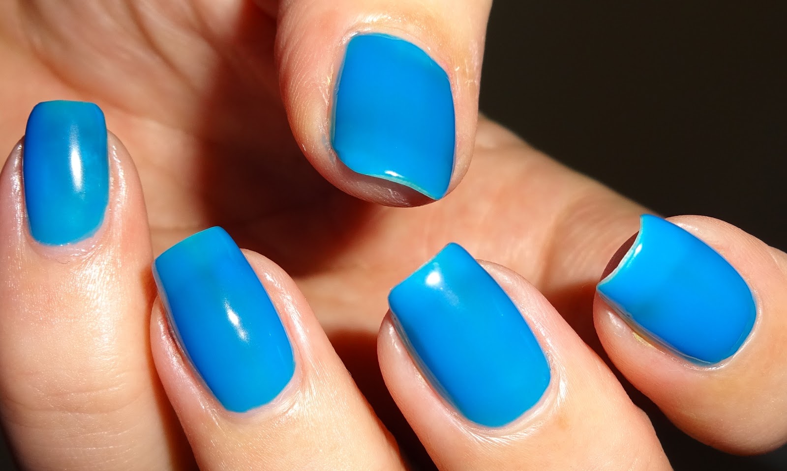 blue neon color nail polish