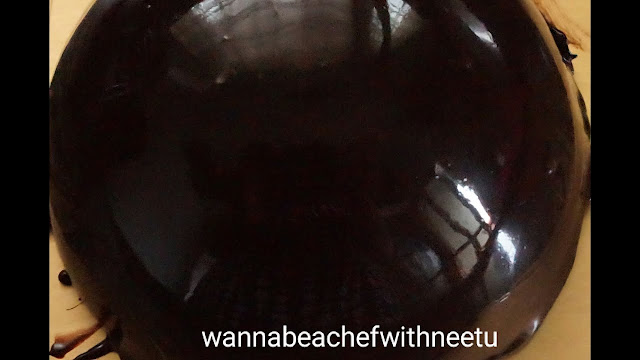 Easy shinny Chocolate Mirror Glaze using Powder Gelatine (How to make mirror glaze)