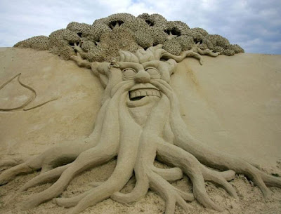Escultura de arena árbol con raíz 