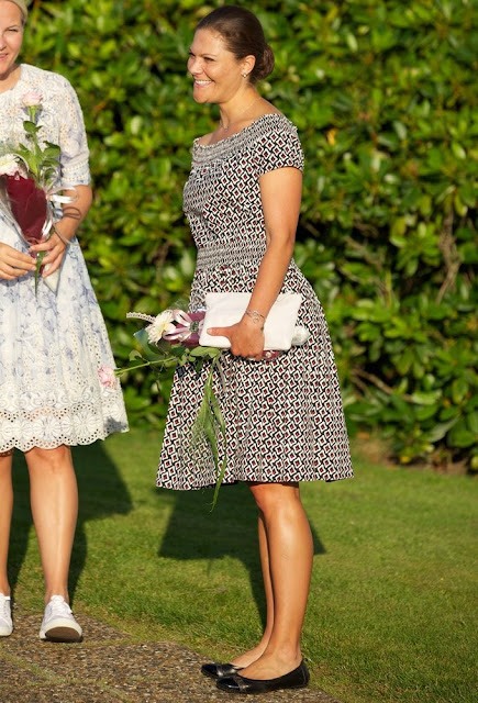 Princess Victoria and Princess Mette-Marit arrive to the church service in Strömstad.