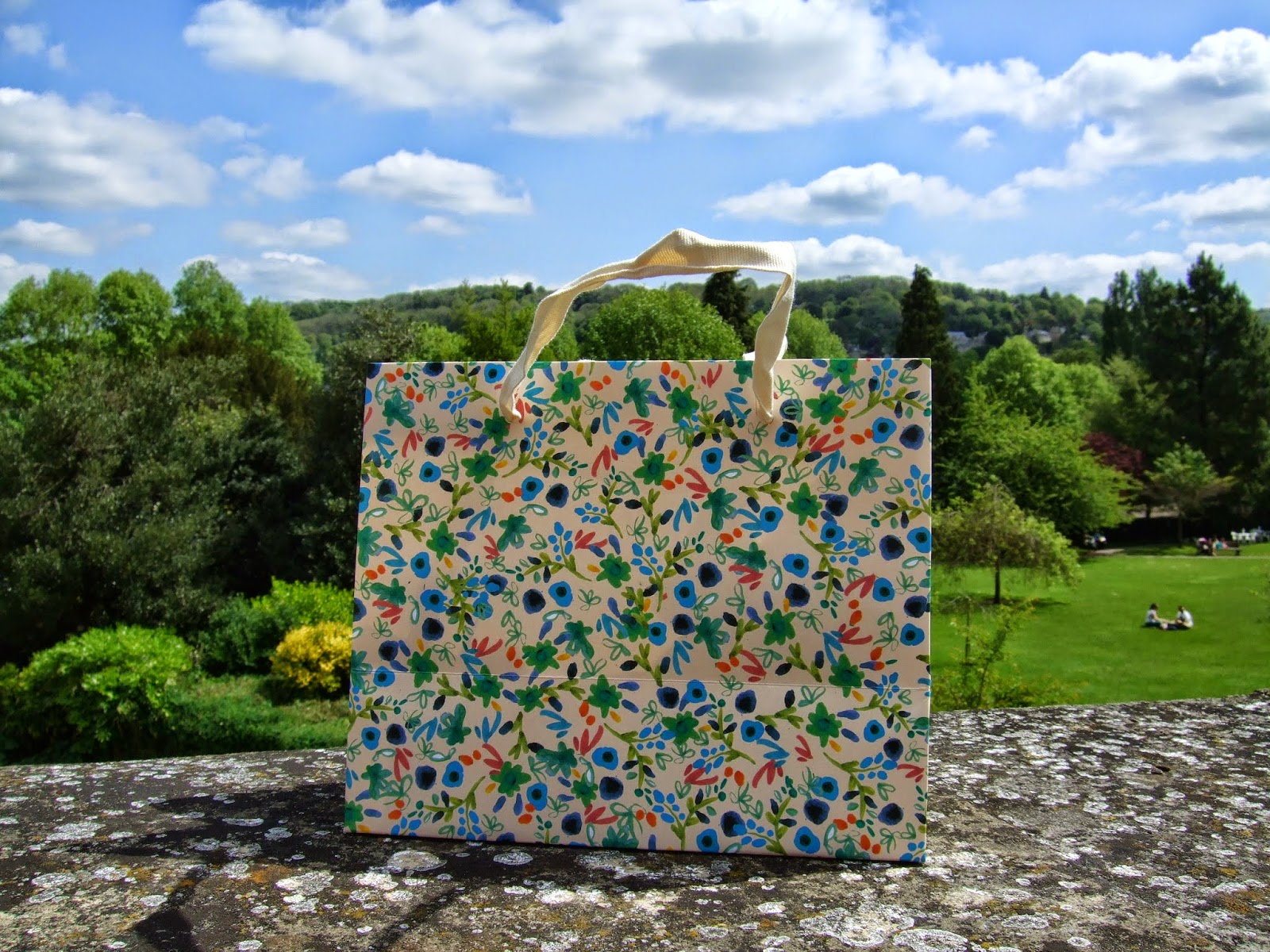 KINDER BY THE DAY: 50 Ideas- Acts of Kindness For Friends And Family