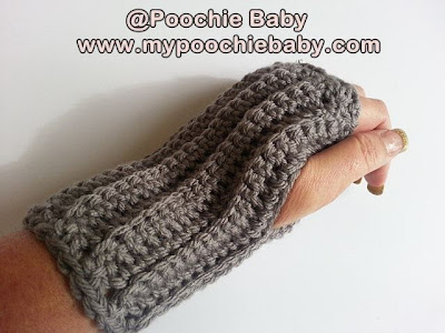 Free Crochet Pattern: Ribbed Fingerless Gloves