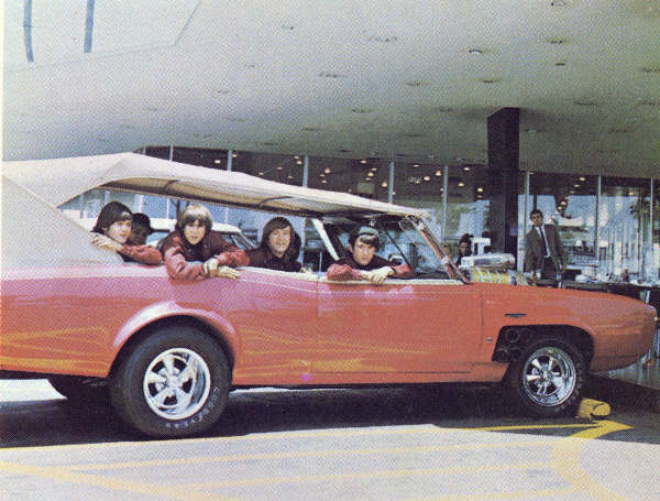 The Monkees And The Monkeemobile