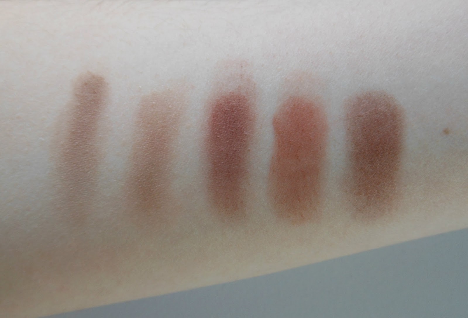 Holy Grail Nails: Random Makeup Post: My MAC Eyeshadows + Reviews