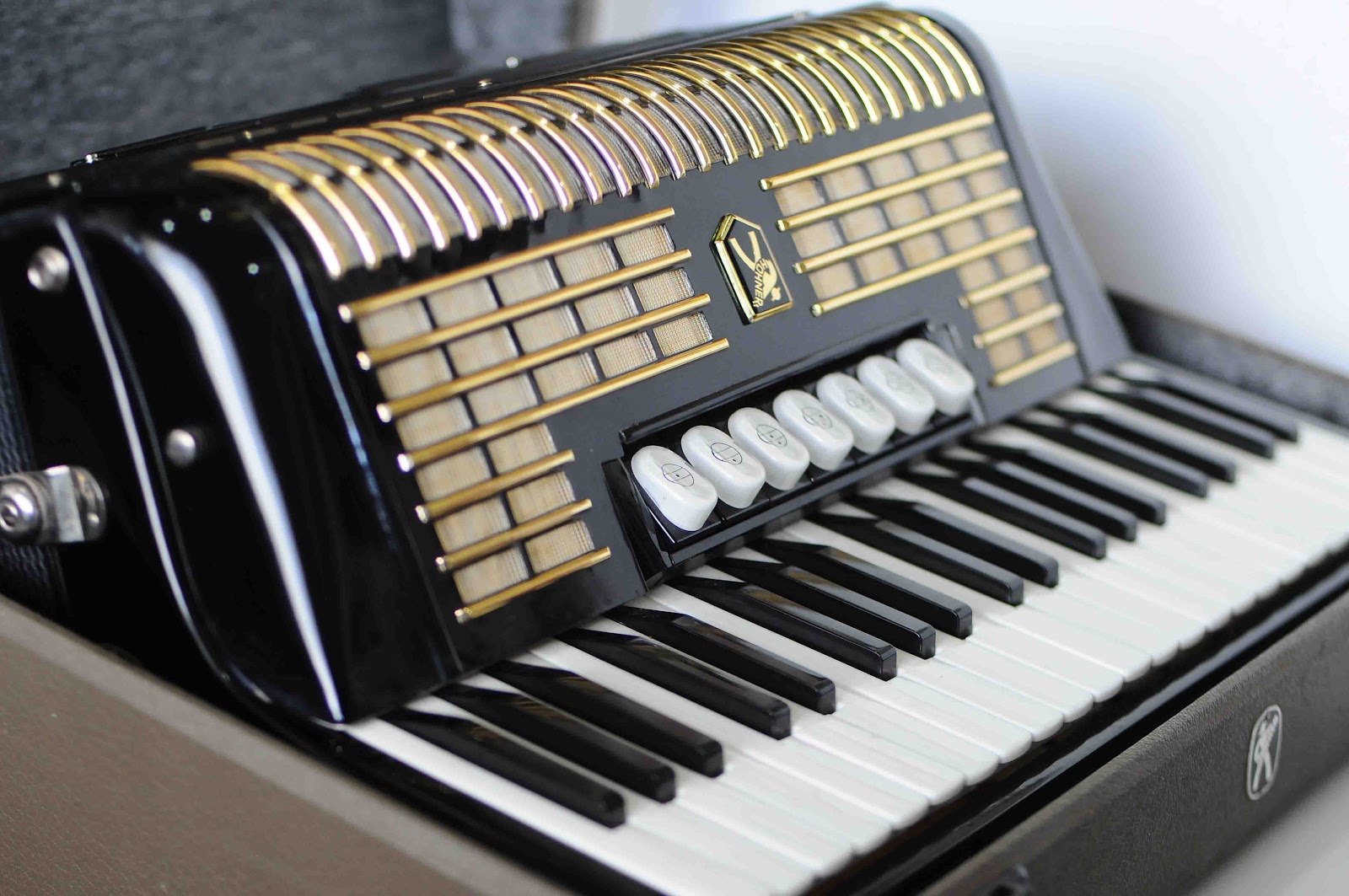 Old Vintage Gallery: Vintage Accordions "Hohner - Verdi III N" Ge...