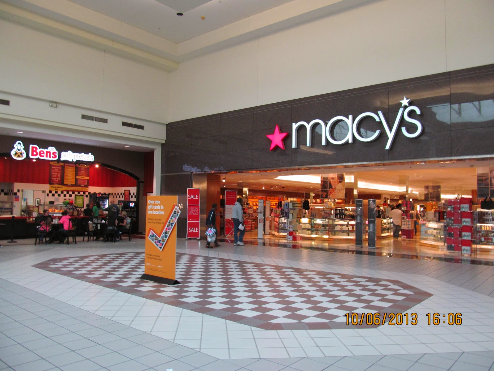 Trip to the Mall University Park Mall (Mishawaka, IN)