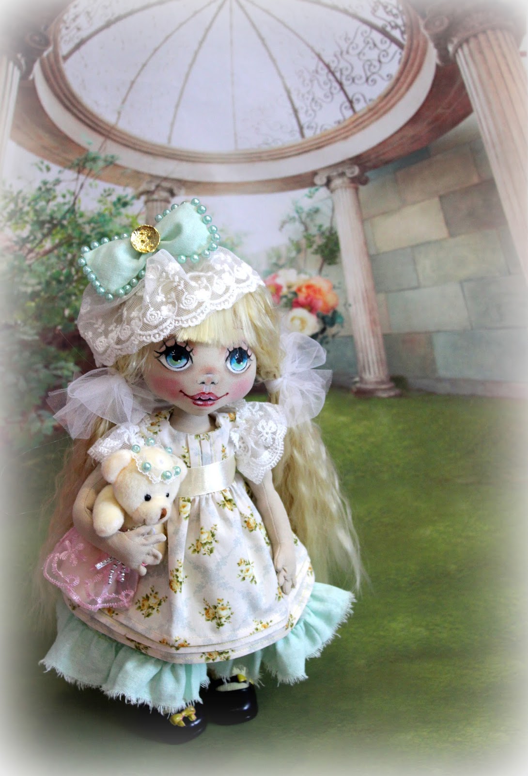 МОИ МЕГА-РАДОСТИ: Девочка и мишка...