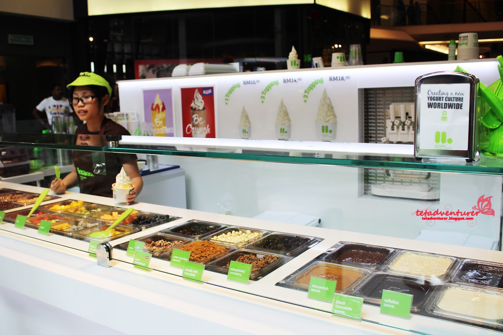 tetadventurer Llao Llao Frozen Yogurt now in Manila!