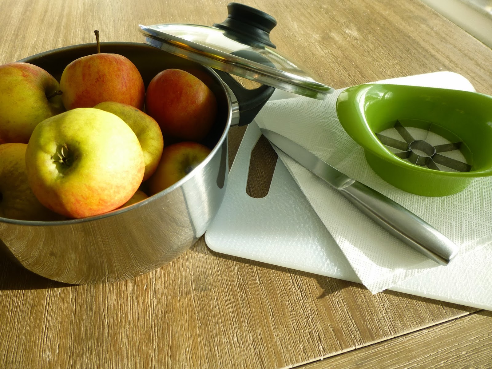 süß und köstlich: Apfel-Kompott mit viiiiiel Zimt...