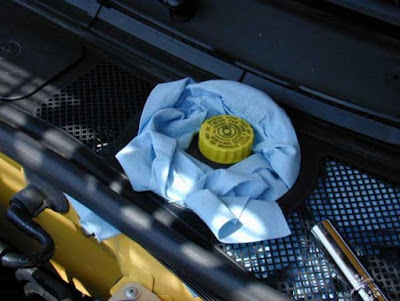 Kiểm tra và bảo dưỡng hệ thống phanh trên ô tô - kiểm tra dầu