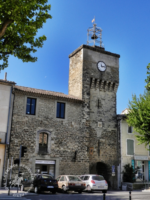 LA FRANCE MEDIEVALE SAINTECECILELESVIGNES (84) Tours et remparts