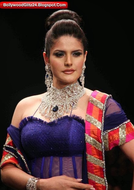 Bollywood Glitz 24 - Hot Bollywood Actress