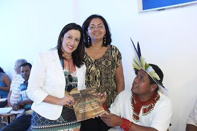 Lideranças indígenas participam de reunião de trabalho com prefeita Cláudia Oliveira