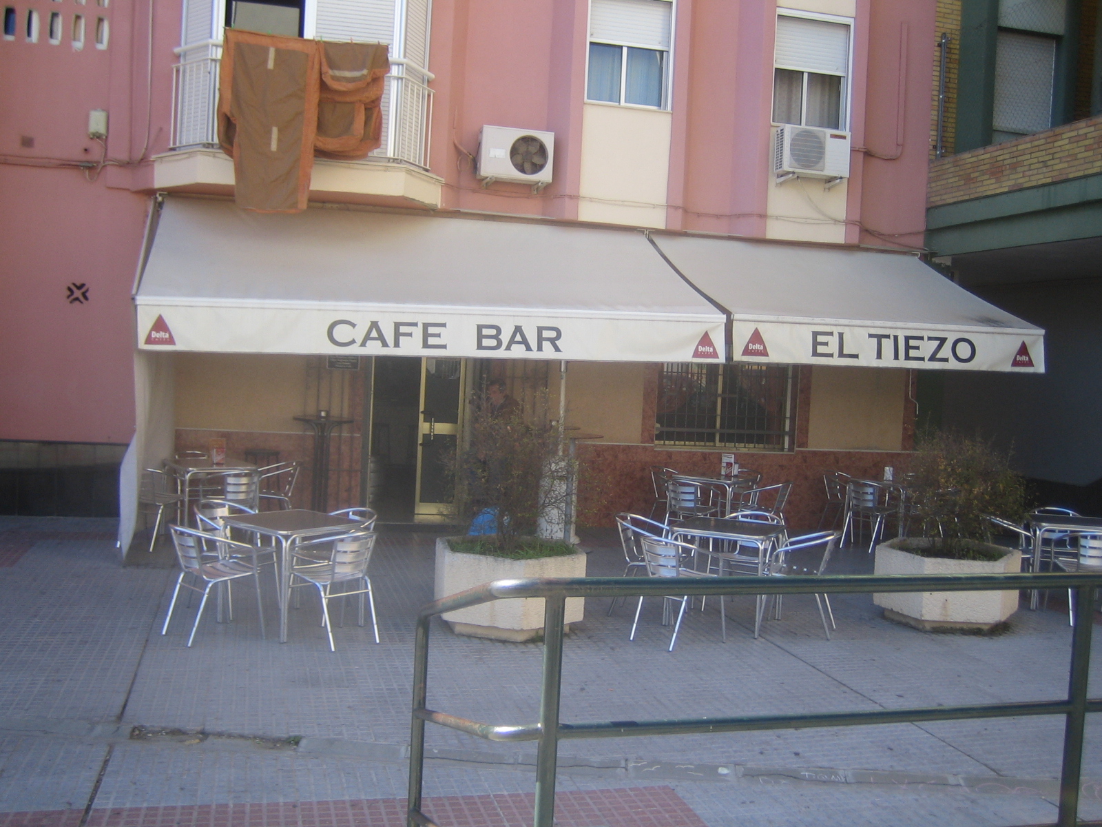 CAFÉ BAR "EL TIEZO"
