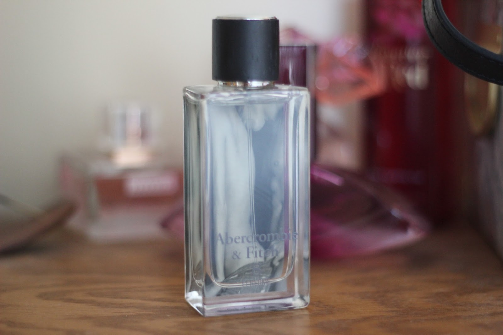 Stilettos: Review: Abercrombie 8 Perfume