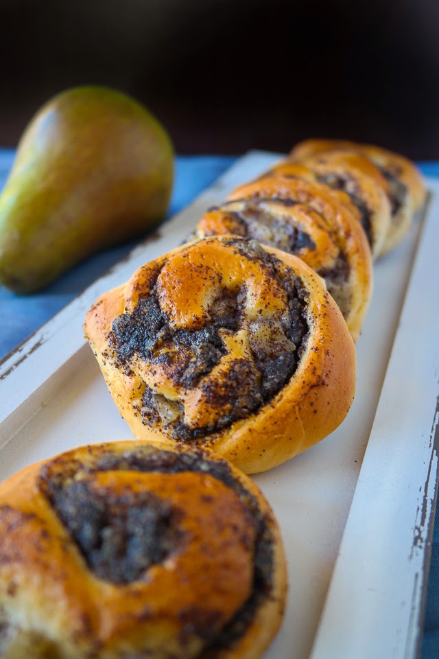 sia´s soulfood foodblog: Mohnschnecken mit Weißwein-Birnen-Kompott sia´s soulfood foodblog: Mohnschnecken mit Weißwein-Birnen-Kompott