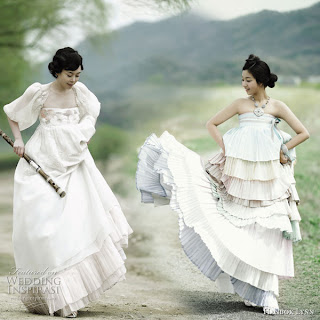 http://2.bp.blogspot.com/-7OAEbAteJvI/TjNUeIDh-LI/AAAAAAAAA9E/qK2LfpJq74k/s320/hanbok-lynn-korean-wedding-dress.jpg