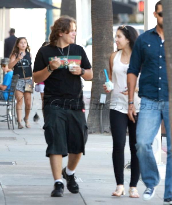 Blanket Jackson Forever Prince con su novia Remi en Beverly Hills (Jul 23)