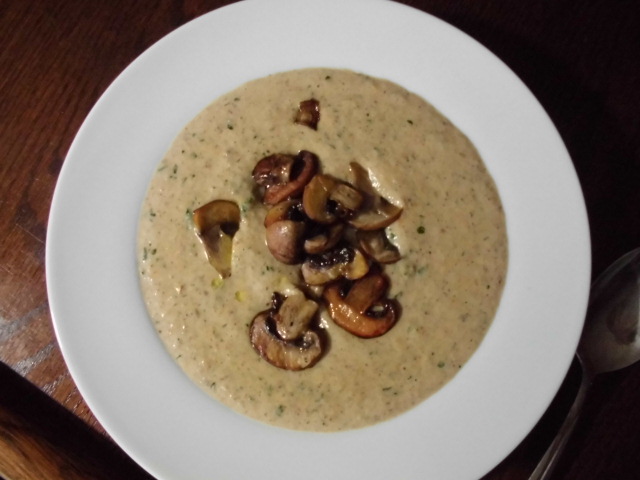 Küchentheater: Pilzcreme-Suppe mit Champignons und Pfifferlingen