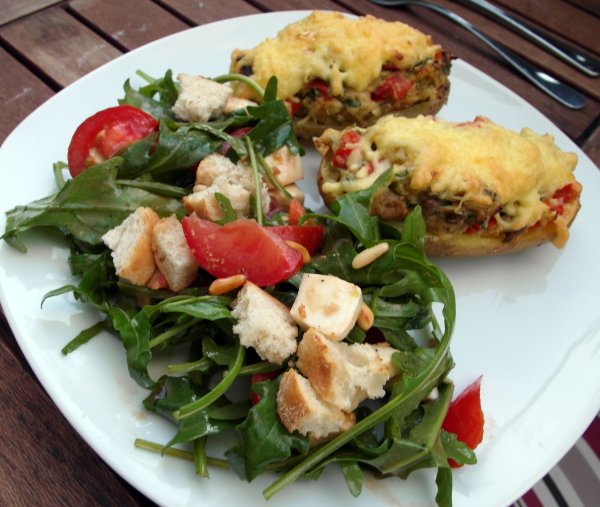 Buntes Chaos: Gefüllte und überbackene Kartoffeln